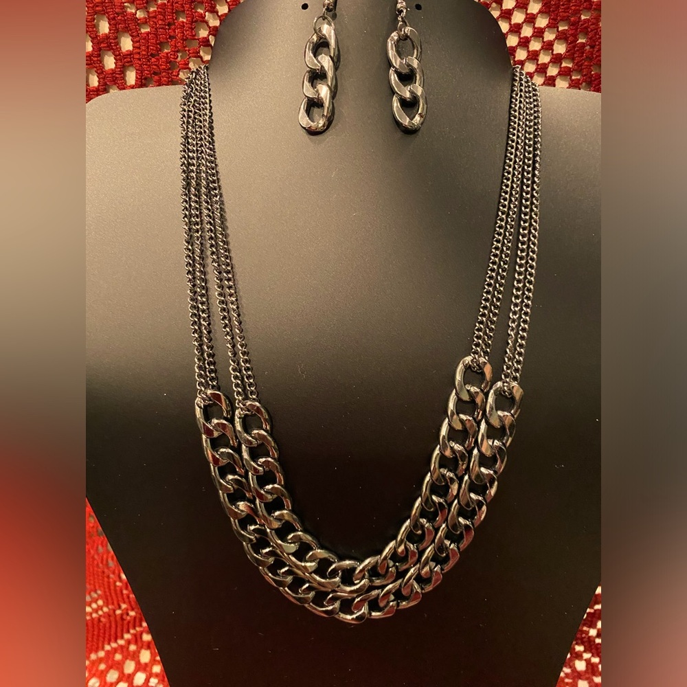 Bold Black Multi-Strand Necklace with Oval Links Set